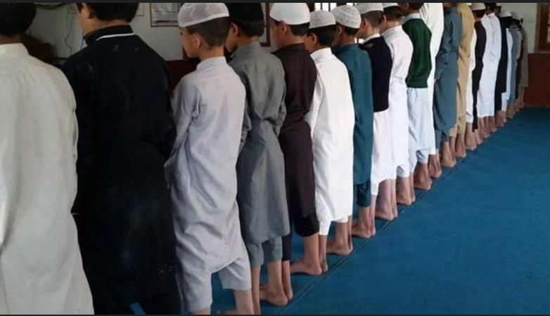 Cara Merapatkan Shaf atau Barisan Salat Berjemaah sesuai Tuntunan Rasulullah 