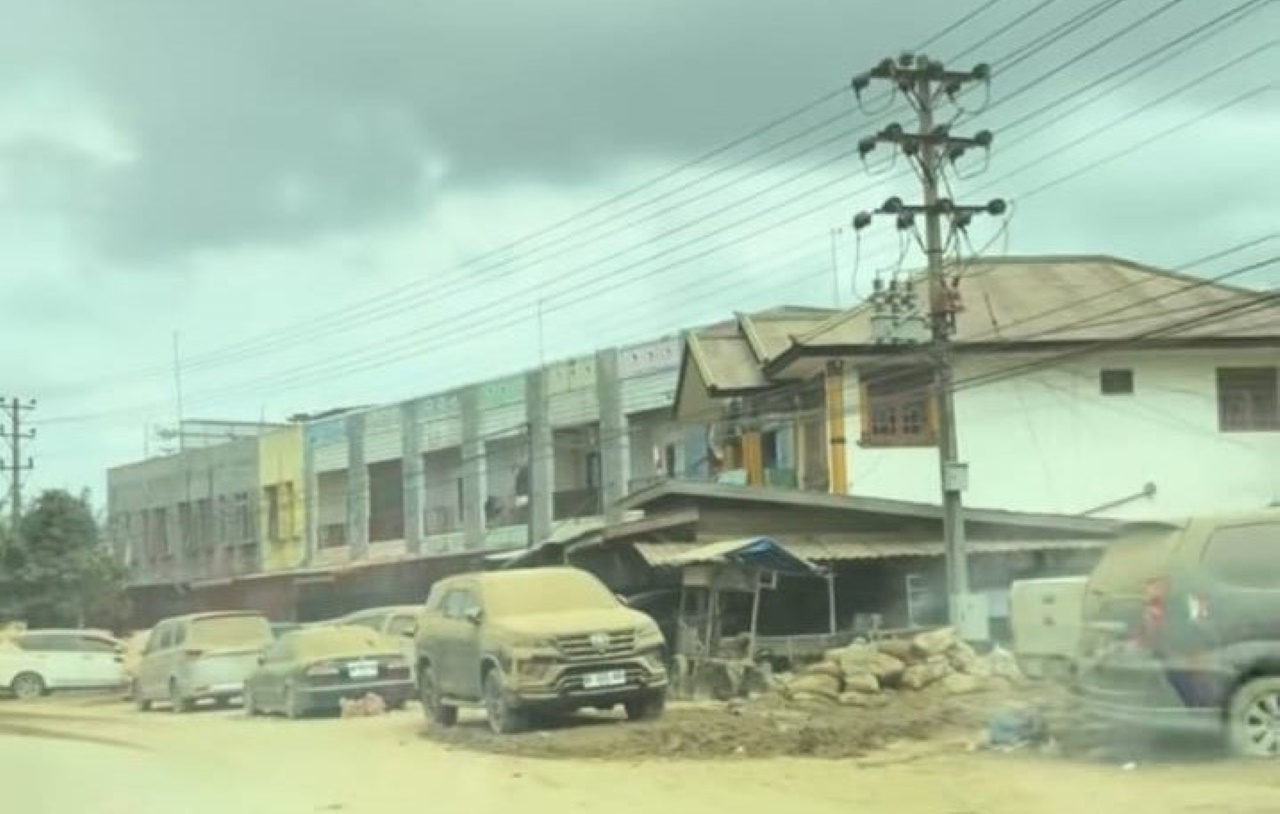 Langsa sampai Tamiang Berserakan Mobil Berisi Mayat Membusuk Korban Banjir, Gubernur Aceh Marah 