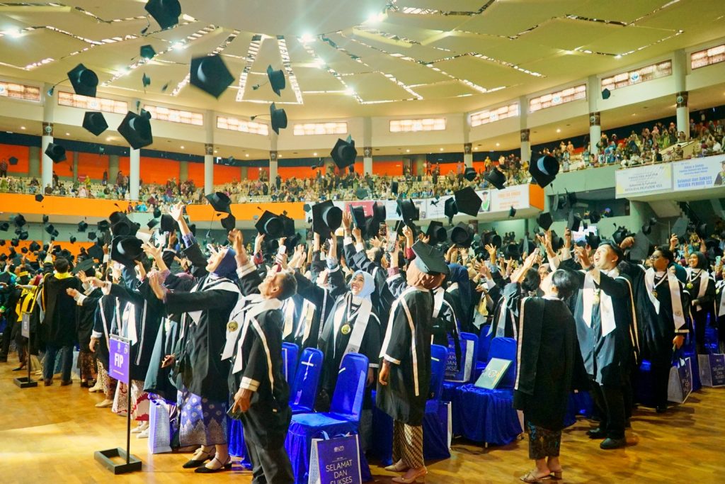 Wisuda Periode 133 UM Tahun 2025, 91% Lebih Lulus dengan Pujian
