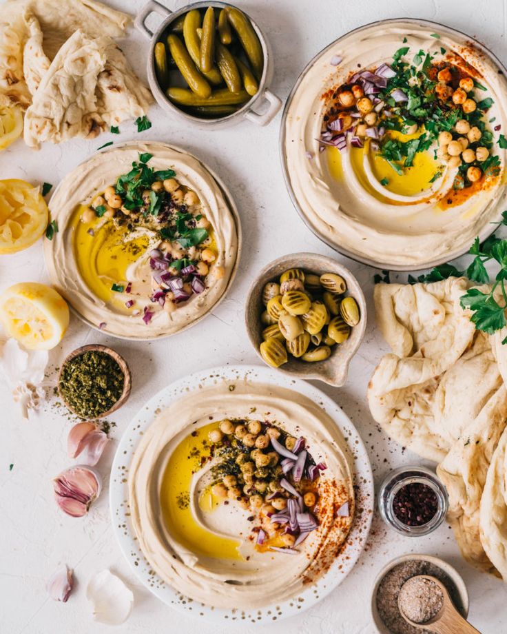 Masih Momen Hari Hummus Sedunia, Ini 9 Cara Menyantap Hummus yang Kreatif dan Lezat!