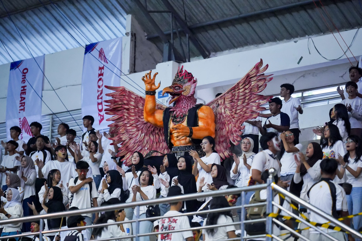 Tribun DBL Malang Berubah Jadi Panggung Nasionalisme, Ada Bendera Raksasa hingga Garuda 4D