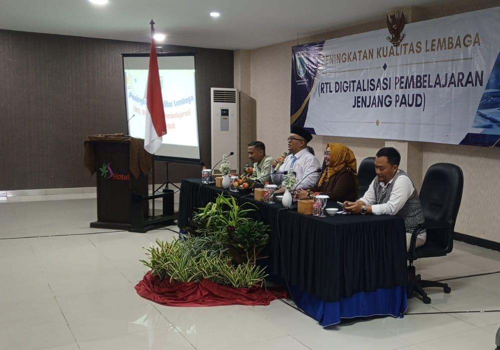 Guru PAUD dan TK se-Kota Batu Dilatih Manfaatkan Papan Informasi Digital  ‎