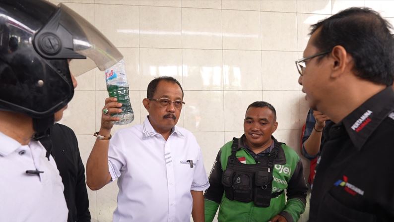 'Pertalite Bikin Mbrebet', Armuji Sidak SPBU di Surabaya, Temukan Campuran Cairan Bening