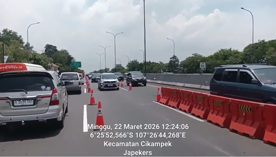 Lalu Lintas Jakarta-Cikampek Padat, Contraflow Diperpanjang Dua Lajur dari KM 55 hingga KM 70 