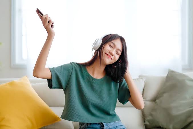 Rayakan Hari Musik Universal 11 Oktober: Ini 9 Lagu Indonesia yang Cocok Jadi Playlist Akhir Pekan!