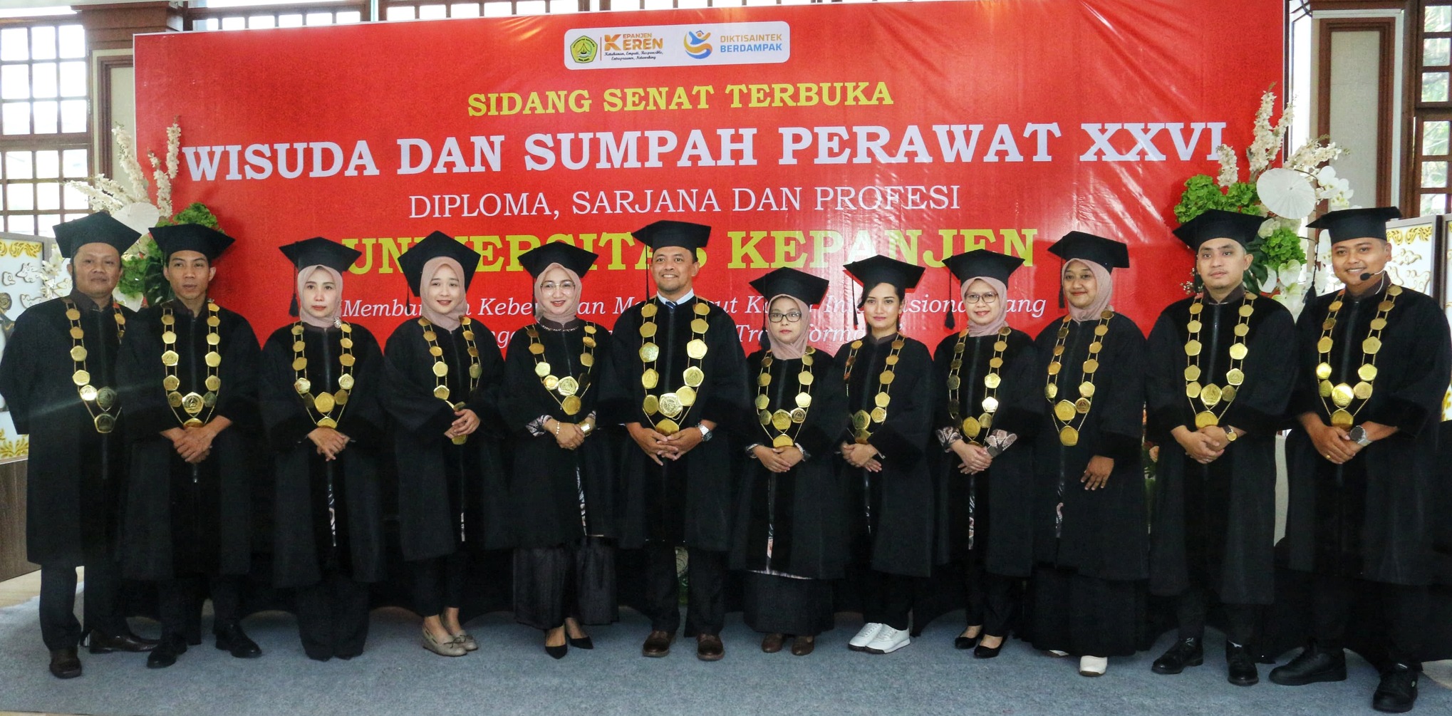 Rektor Universitas Kepanjen Ingatkan 313 Wisudawan: Sukses Jangan Lupakan Orang Tua