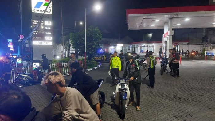 55 Motor Balap Liar dan Knalpot Brong Disita, Pemilik Harus Dorong Motor Sendiri ke Mapolresta Malang Kota