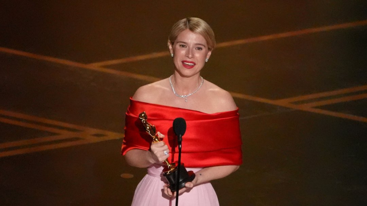Jessie Buckley Jadi Bintang Irlandia Pertama Peraih Aktris Terbaik Oscar 2026