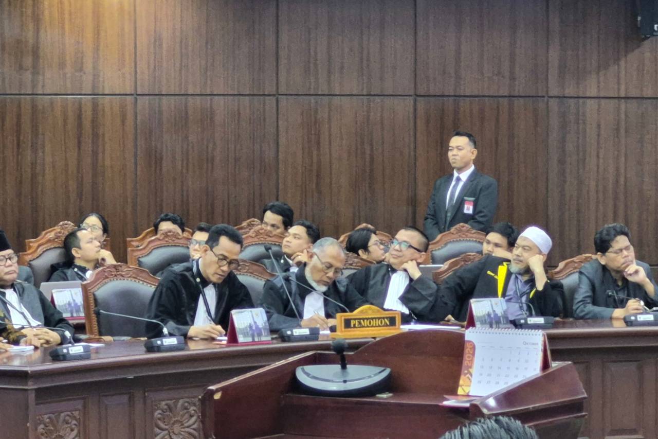 Denny Indrayana dan Refly Harun Siapkan Audiensi ke DPR, Dorong Pemakzulan Gibran