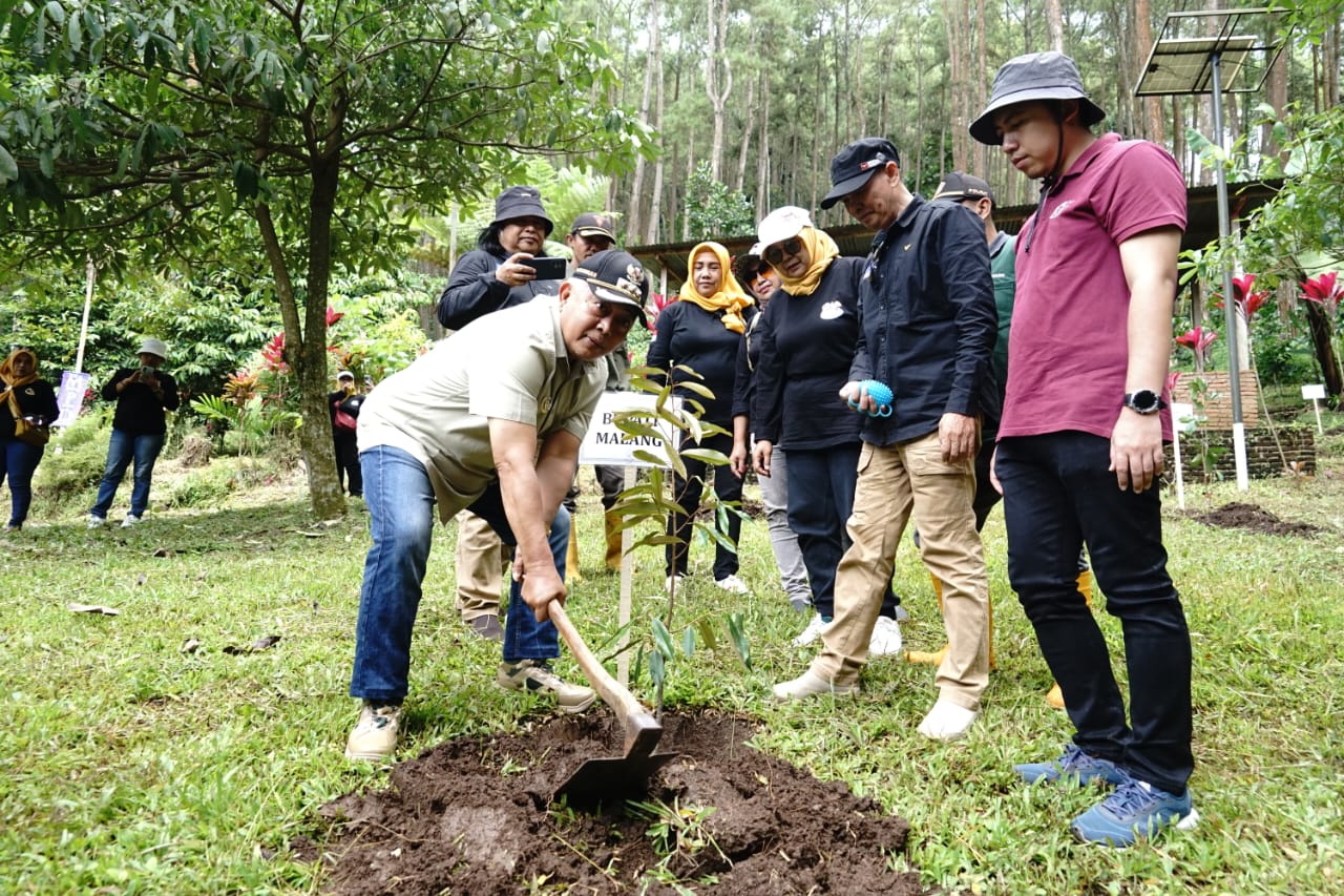 Bupati Malang Pimpin Aksi Tanam Pohon dan Resmikan Wisata Lembah Ken Arok
