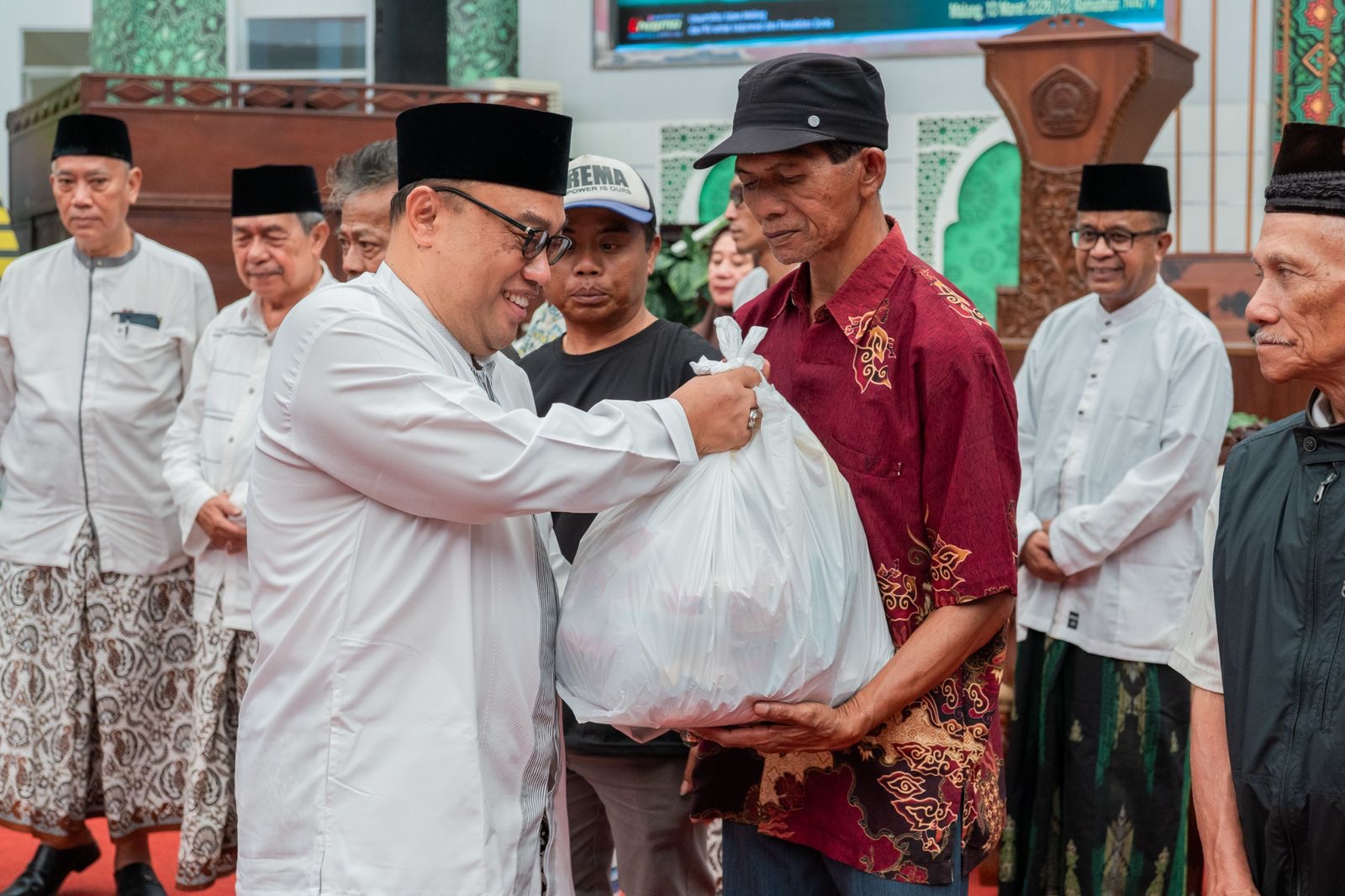 Santunan Ramadan, Unisma Bantu 250 Warga Duafa di Empat Kelurahan