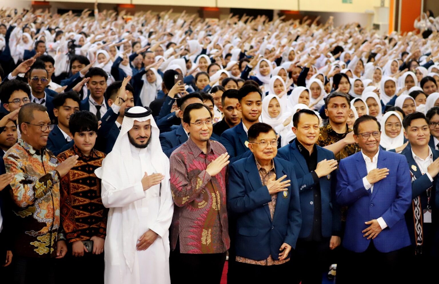 Mahasiswa Baru UB Disemangati Tokoh Nasional Jusuf Kalla, Mahfud MD dan Jamwas: Generasi Emas Harus Dikejar