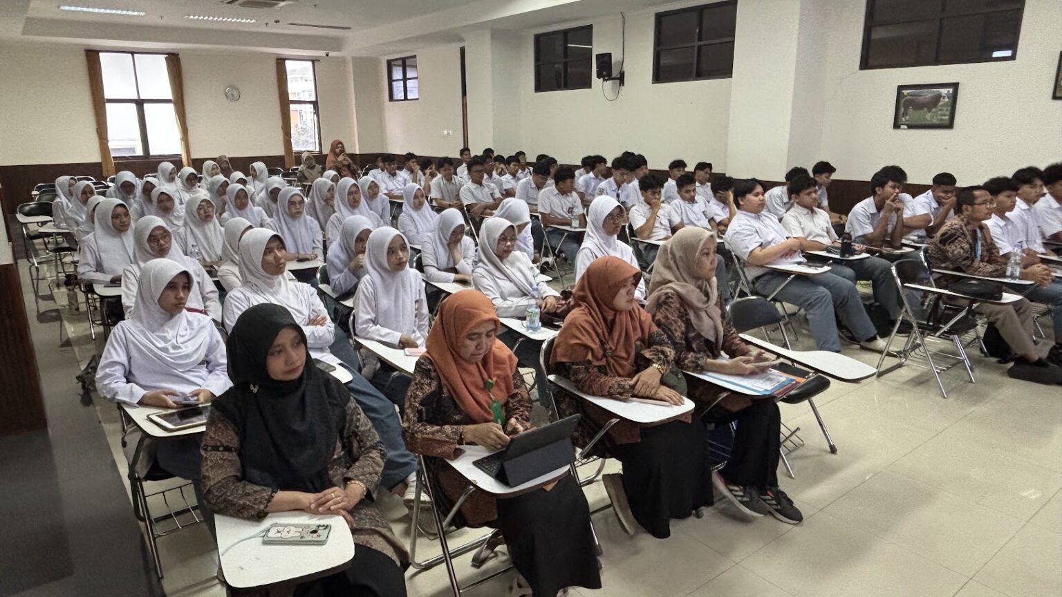 SMA Islam PB Soedirman Cijantung Jakarta Kunjungi FAST UB, Siswa Kenali ...