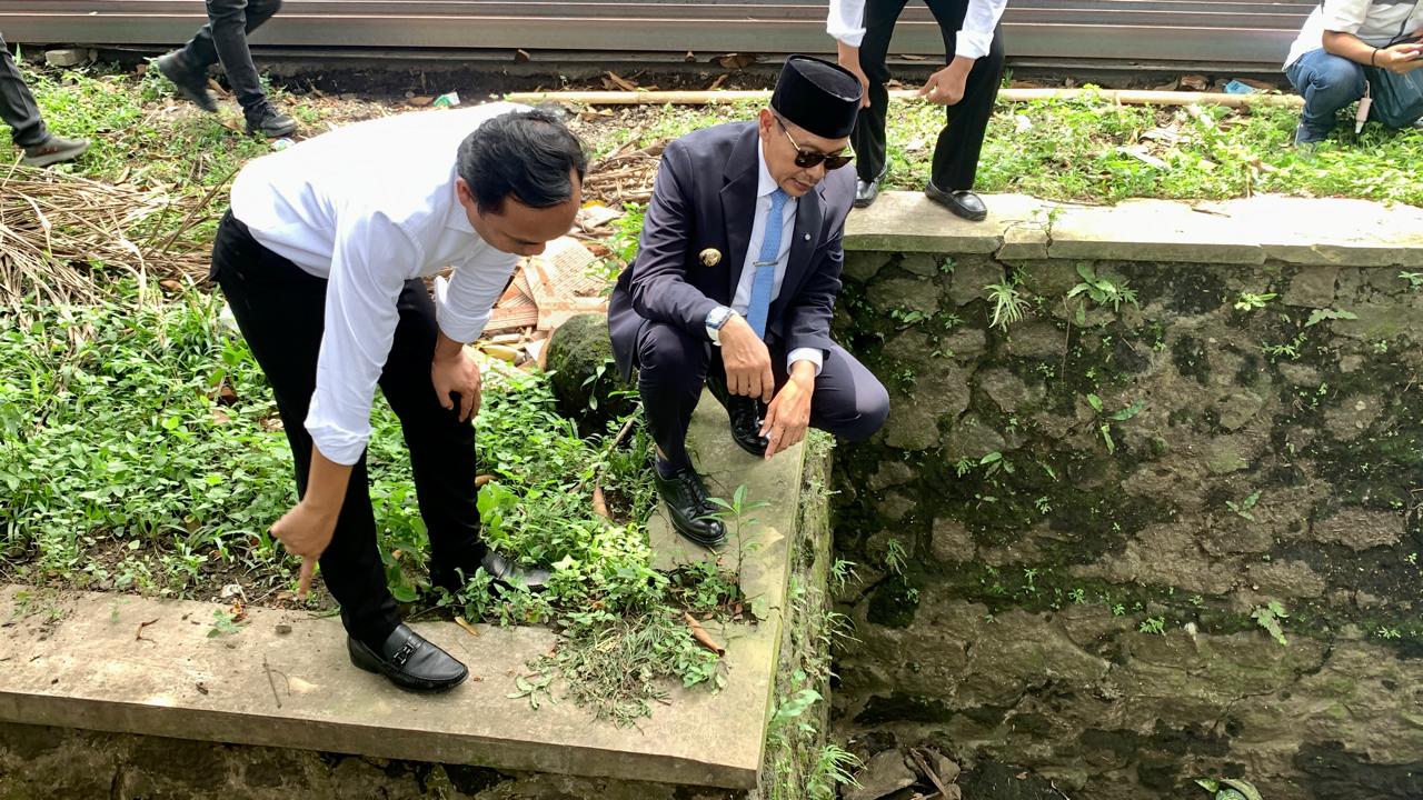 Wali Kota Malang Tinjau Proyek Revitalisasi Drainase di Jalan Soekarno Hatta, Pastikan Penebangan Dikaji Ulang