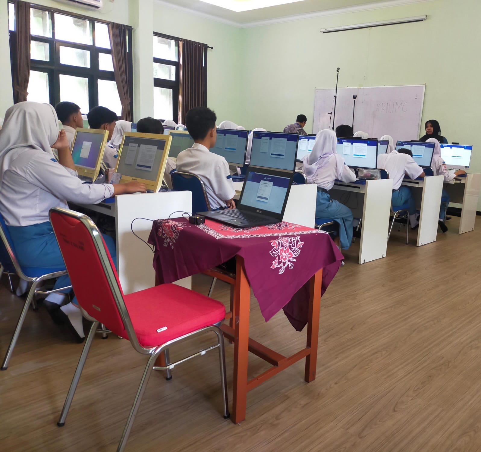 119 Sekolah di Kota Malang Serentak Gelar Tes Kemampuan Akademik, Dimulai dengan Bahasa Indonesia-Matematika