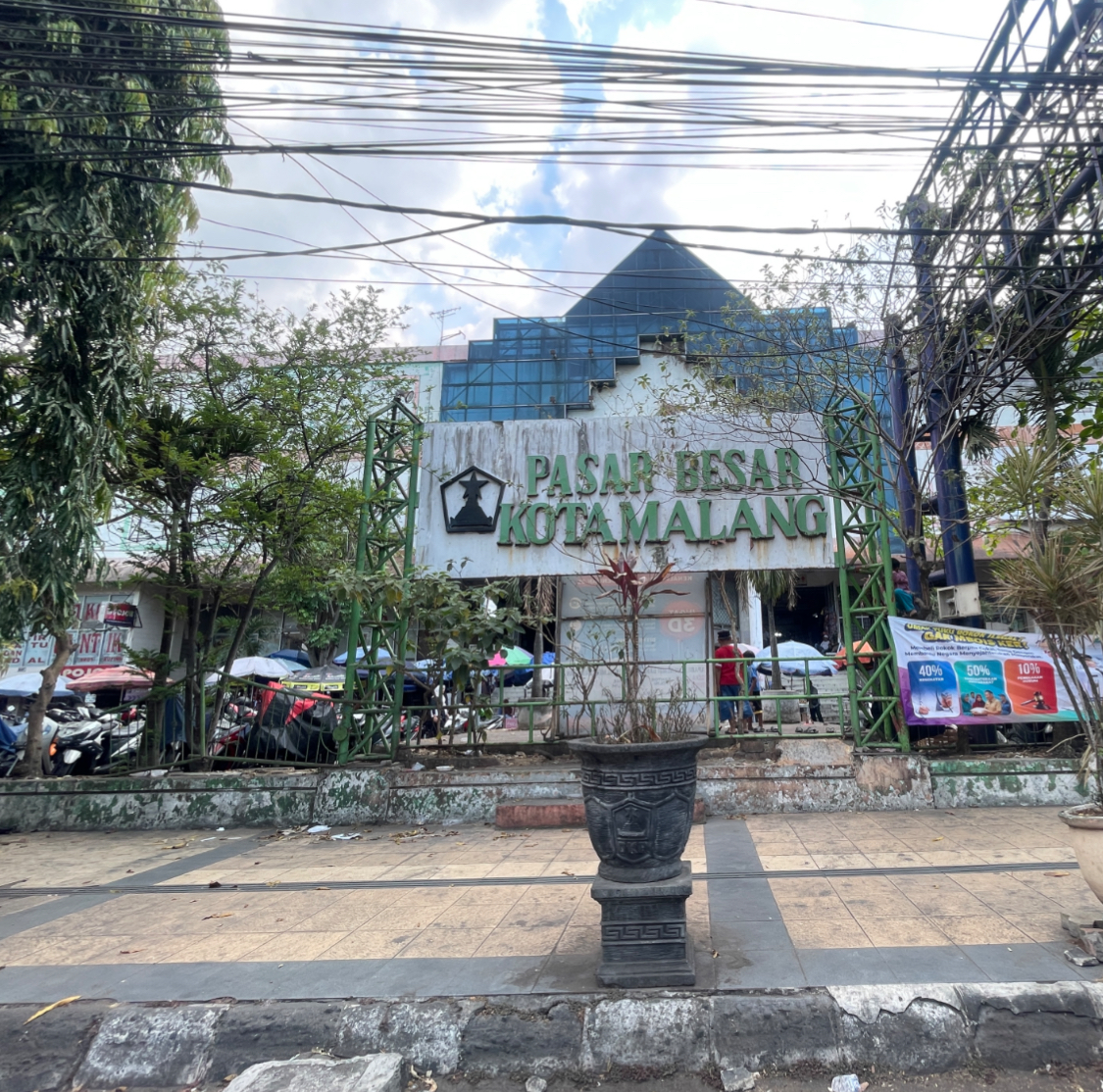 Tembok Diduga Retak hingga Instalasi Listrik, Pasar Besar Malang Bakal Dicek