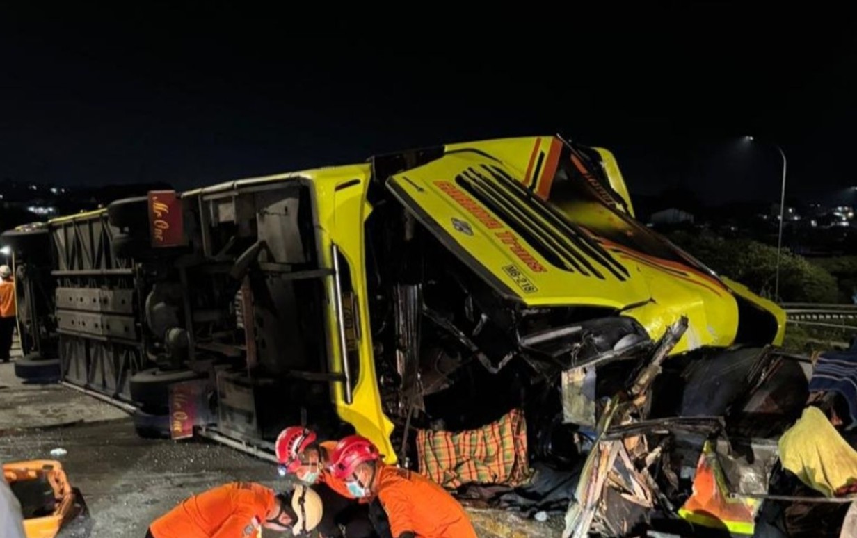 Bus yang Celaka di Tol Semarang Tewaskan 16 Orang, Kemenhub: Sudah Dilarang Beroperasi