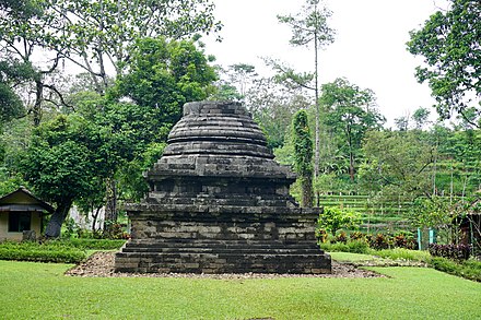 Sembilan di Malang: Wisata Candi yang Perlu Diketahui