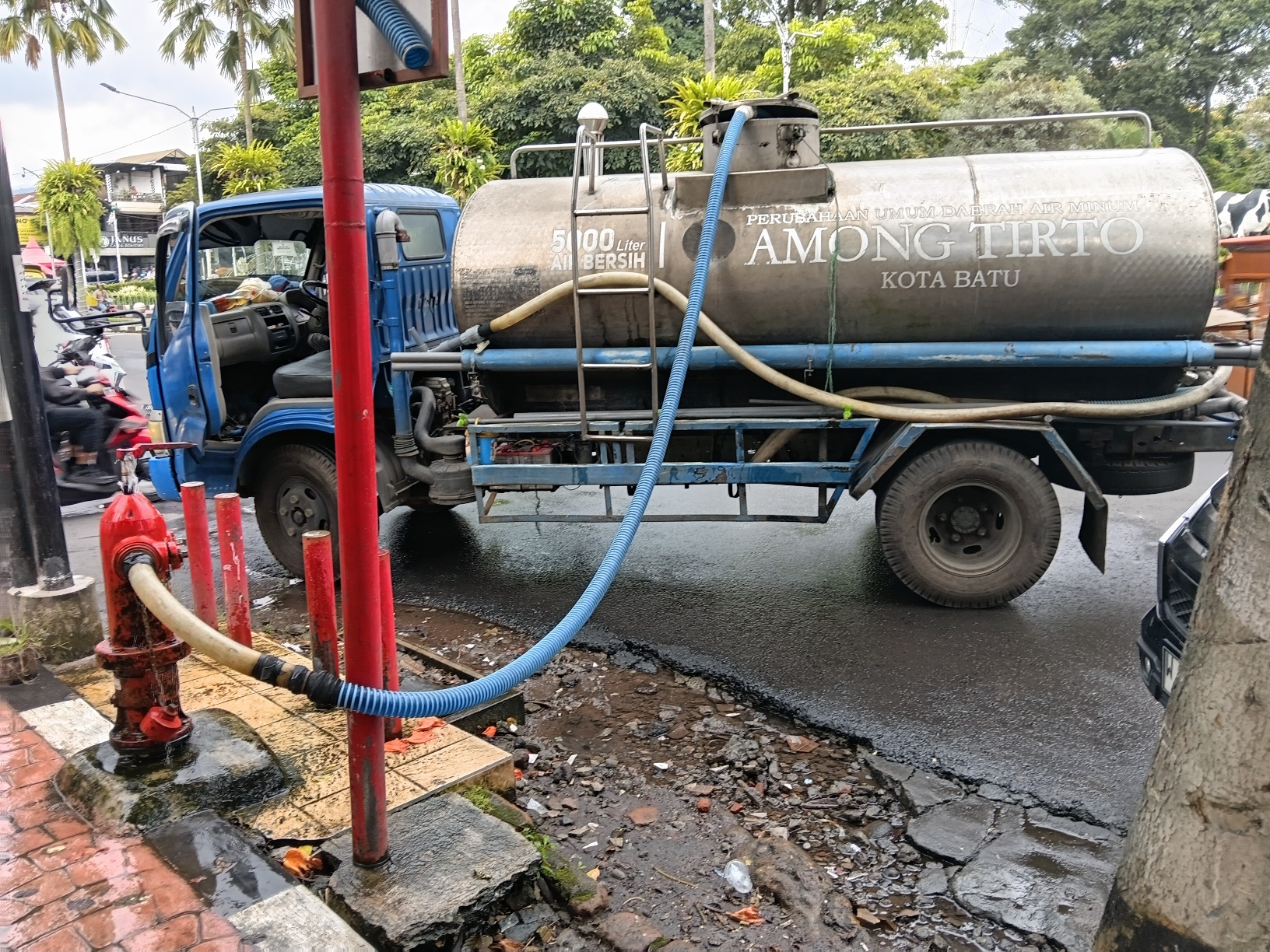 Pipa 10 Dim Jebol, Berdampak pada  5.000 Pelanggan Air Bersih