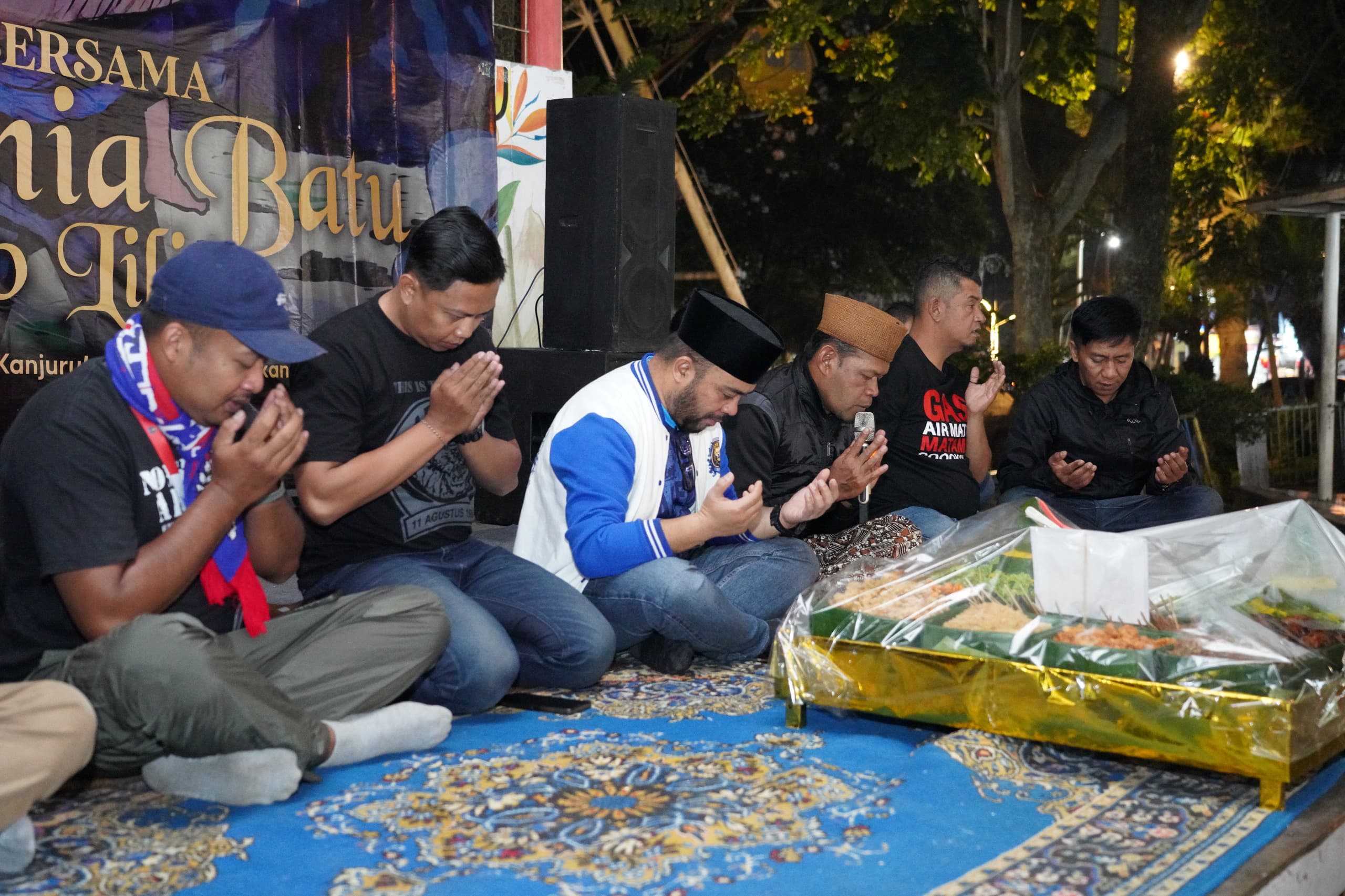 4 Tahun Tragedi Kanjuruhan, Warga Kota Batu Doa Bersama di Alun-Alun