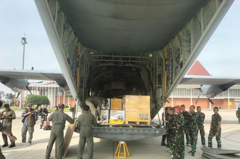 500 Ribu Ton Sembako-Pakaian Telah Dikirim ke Lokasi Bencana Banjir Sumatera dengan Air Bus A400  