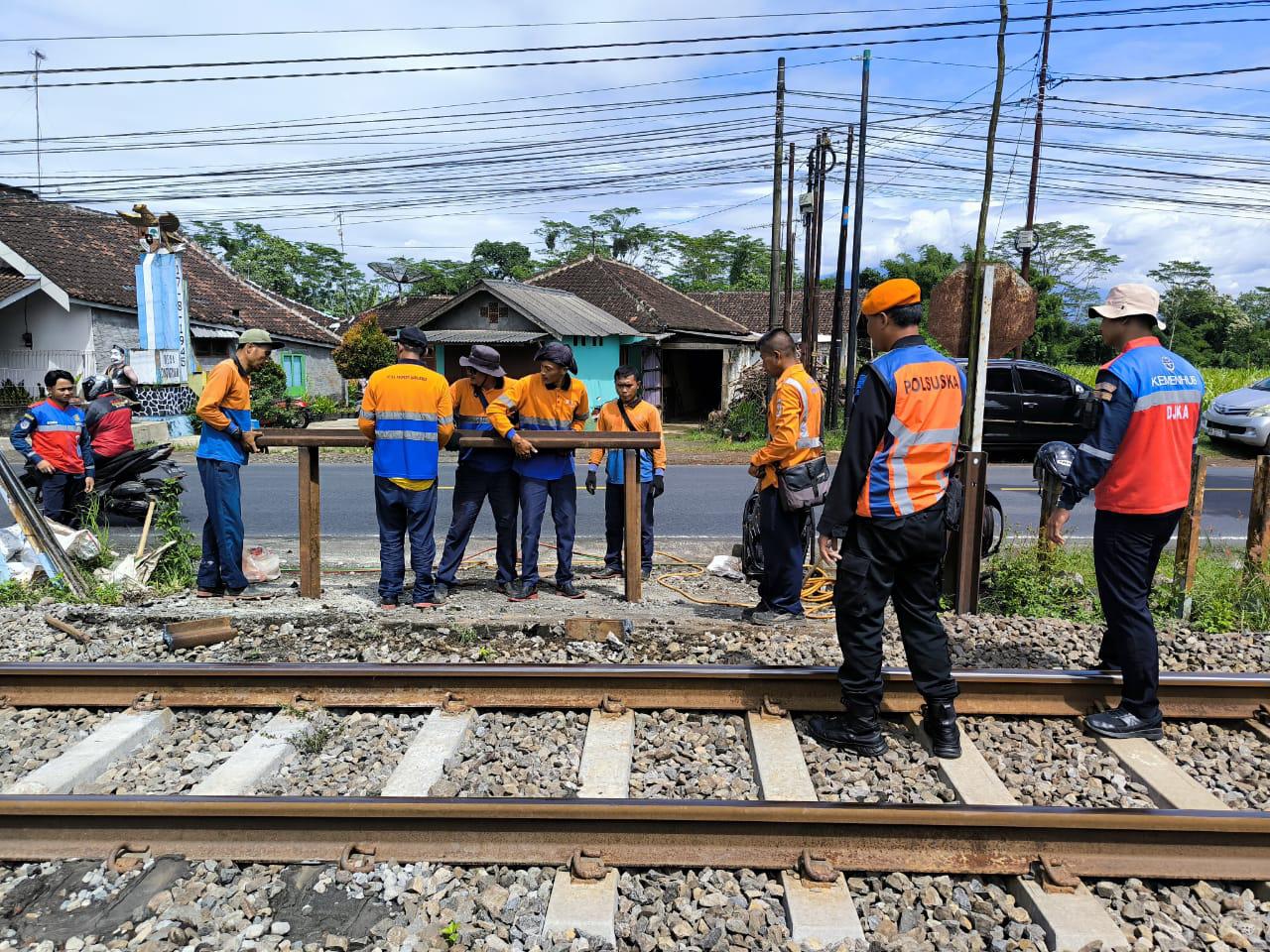 Awal Tahun 2025, KAI Menutup Lima Perlintasan Liar di Malang Raya