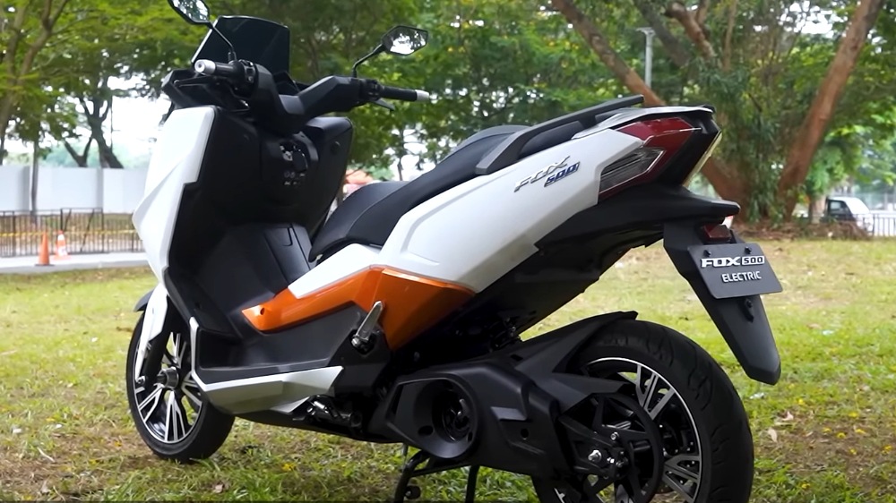 Polytron Fox 500 Bikin Geger, Motor Listrik Rasa XMAX Ini Punya Top Speed 130 Km/Jam