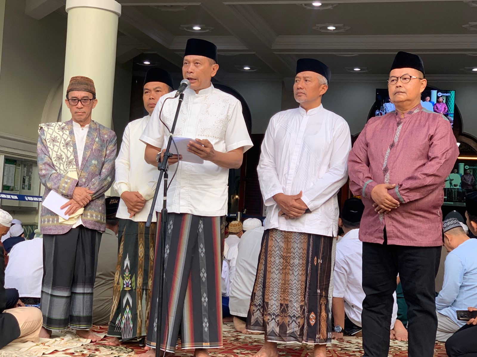 Idul Adha: Wali Kota Ajak Perkuat Toleransi, Masjid Agung Jami’ Sembelih 6 Sapi dan 10 Kambing