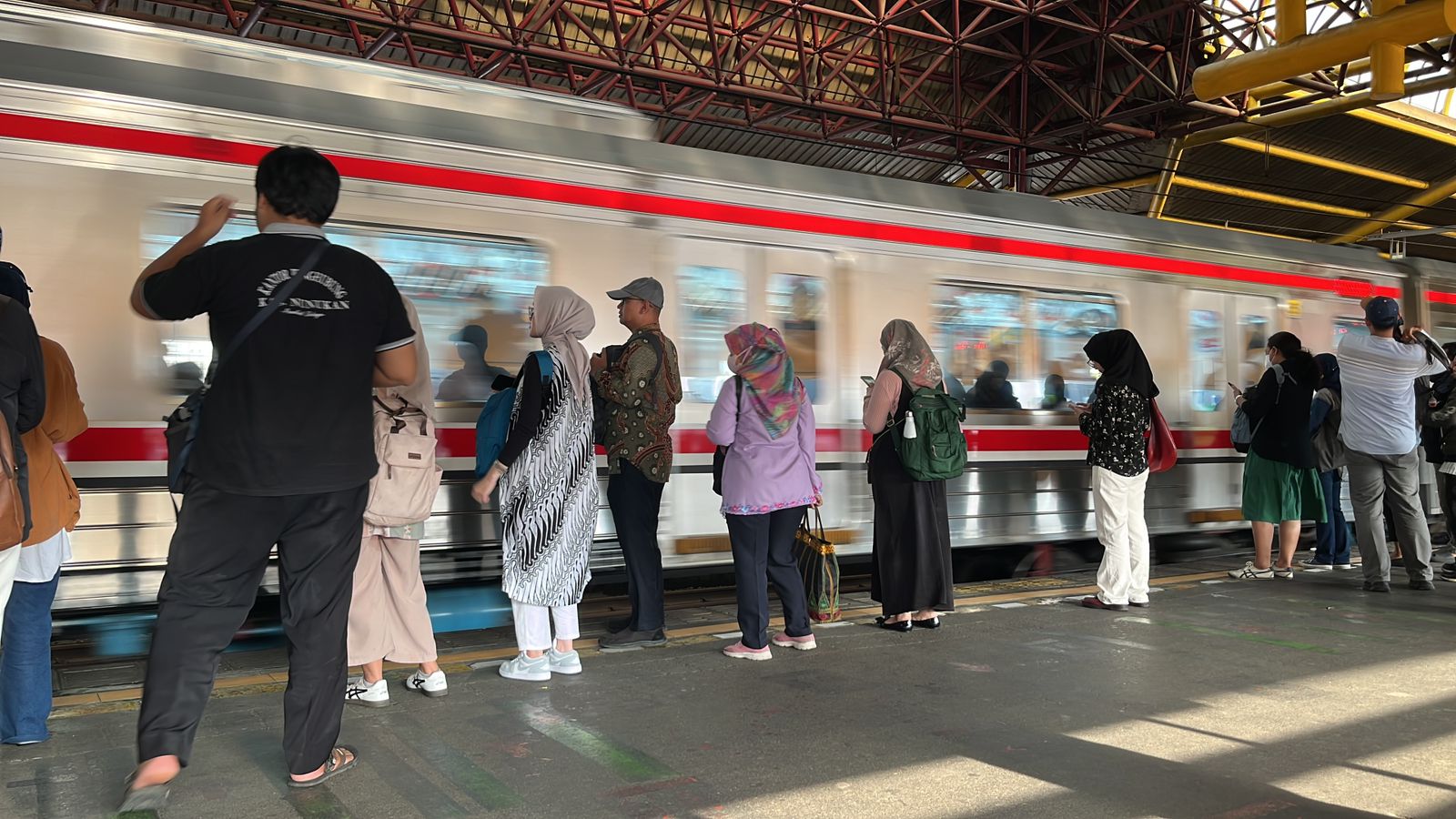 Masyarakat Transportasi Persoalkan Dana Program MBG Nambah, Dana Subsidi Transportasi Berkurang