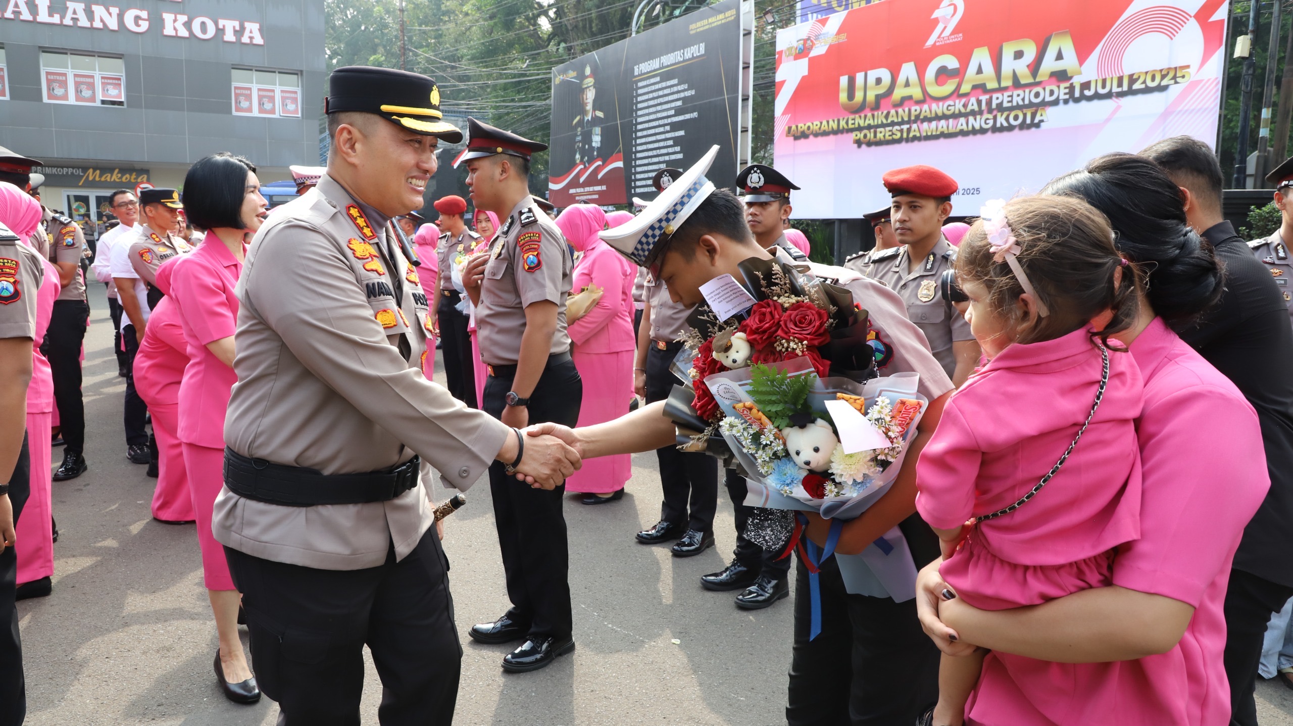 Jelang Hari Bhayangkara ke-79, 54 Personel Polresta Malang Kota Naik Pangkat