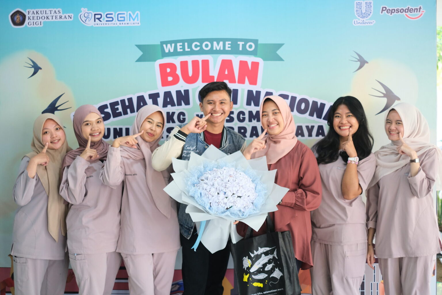 VitaSense Karya Mahasiswa UB Menyedot Perhatian dalam Kegiatan BKGM 2025