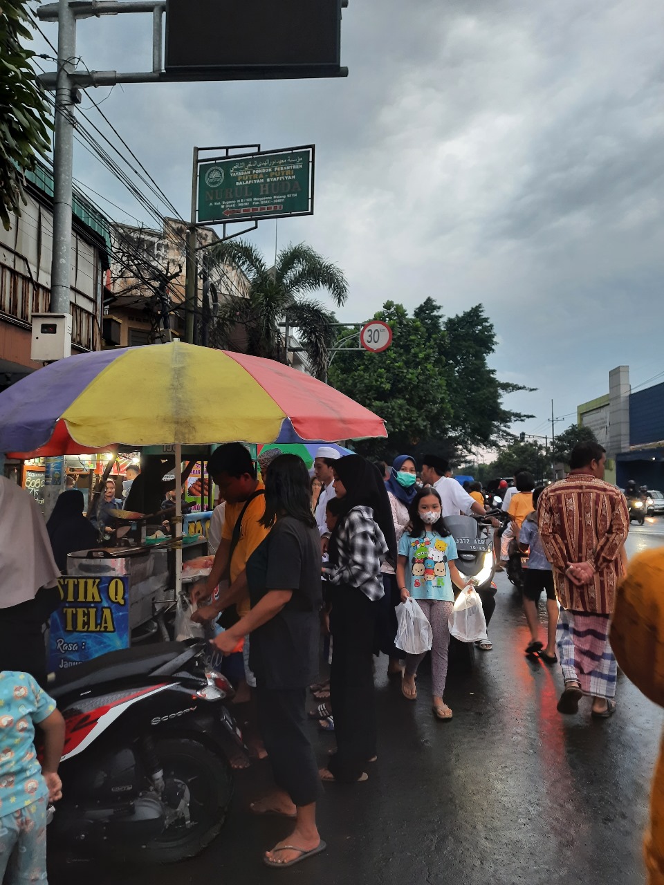 9 Rekomendasi Pasar Takjil di Kota Malang yang Cocok buat Ngabuburit