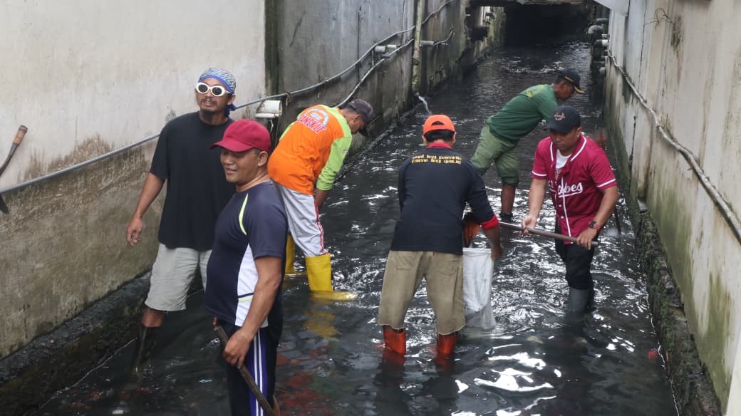 5 Truk Sampah Hambat Drainase, Wali Kota Malang Instruksikan Kerja Bakti Massal