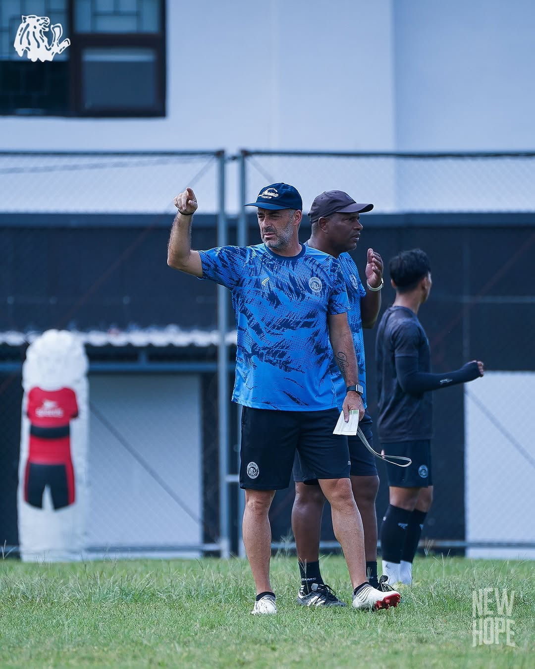 Laga Pamungkas Lawan Semen Padang, Pelatih Arema FC Tegaskan Kejar Target Genapi 50 Poin