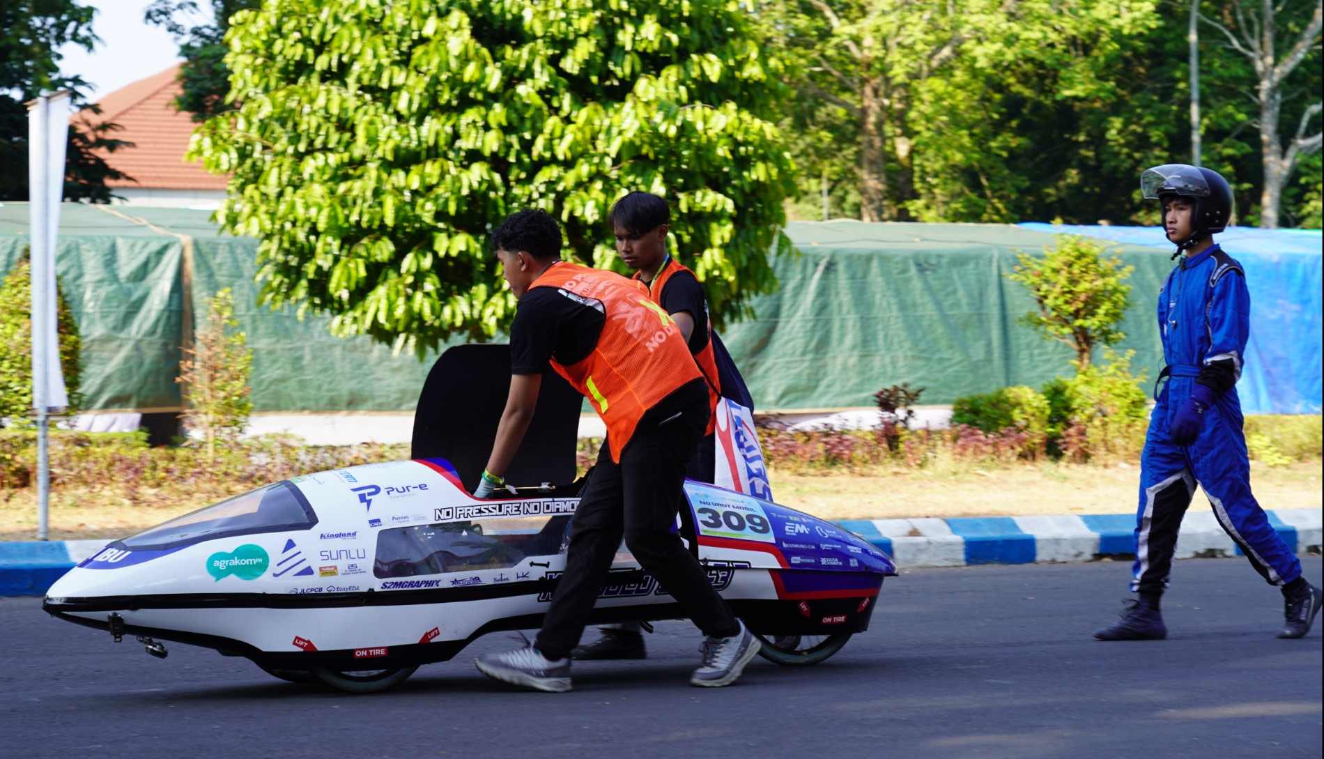 8 Bulan di Bengkel, 2 Hari di Lintasan: Jalan Panjang Semeru Team UM Pertahankan Gelar KMHE