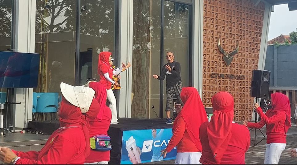 Dahlan Iskan di Kota Batu, Jadi 'Guru' Wali Kota, Duet Nyanyi,  Podcast dan Senam Bareng Perwosi