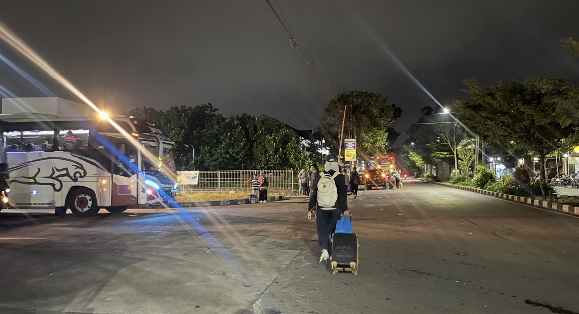 Arus Balik Masih Terlihat di Terminal Arjosari, Sejumlah Pekerja Kembali ke Kota Malang
