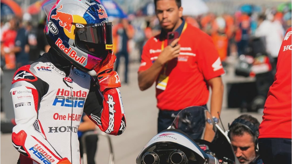 Veda Ega Pratama Hadapi Dominasi KTM di Misano, Selisih Pace Jadi Sorotan