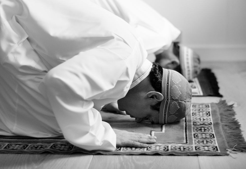 Tata Cara Sholat Malam Lailatul Qadar Lengkap dengan Niat dan Doa