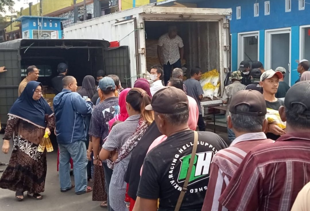 Jelang Nataru, Pemkab Malang Gelar Operasi Pasar di Tumpang