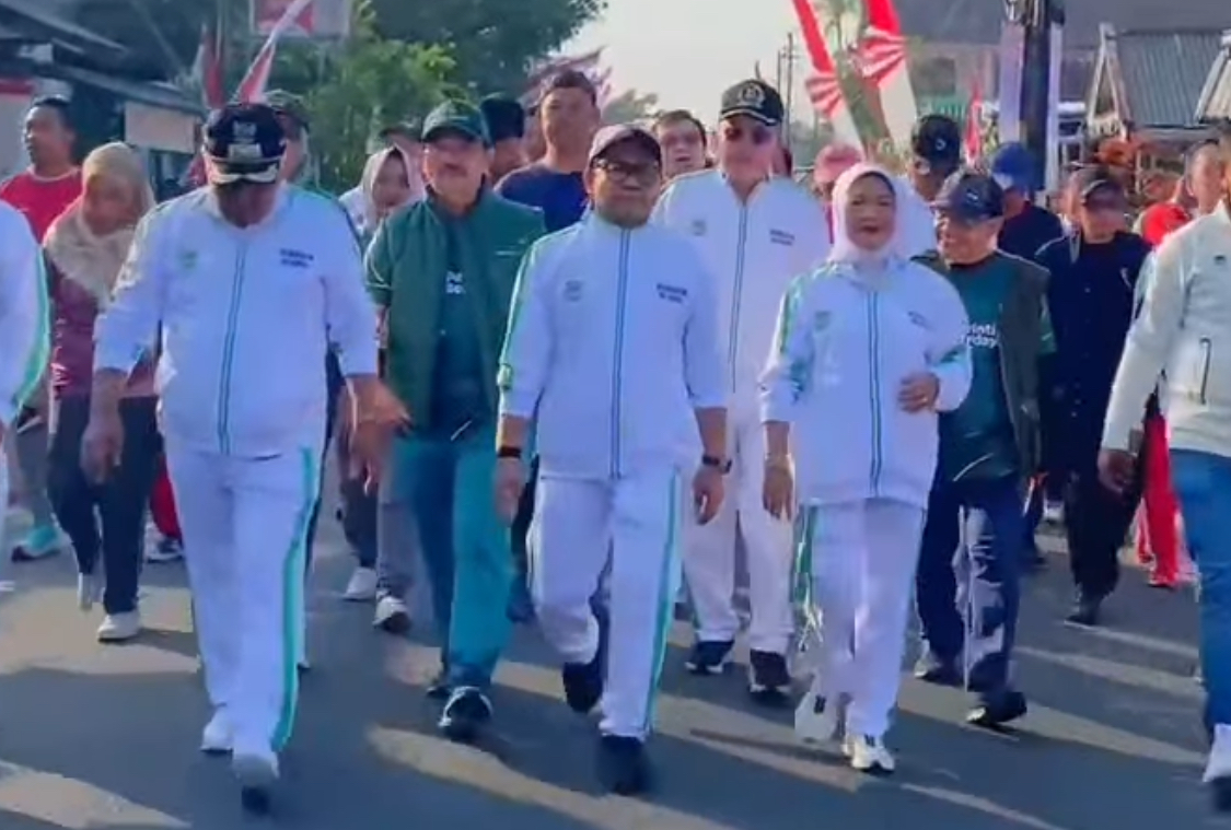 Menko PM Jalan Sehat Bersama Calon Pekerja Migran di Singosari, Gagas Dirikan Migrant Center di Malang