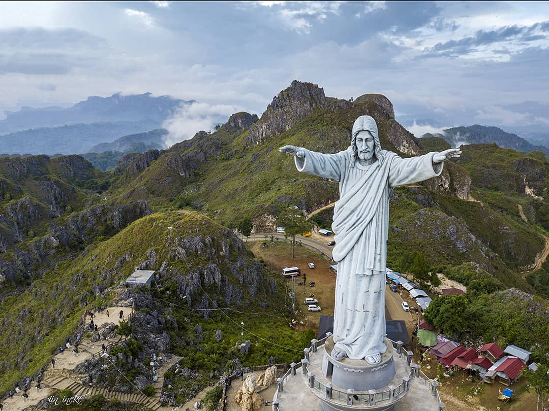 9 Patung Yesus Tertinggi di Dunia, Juaranya Ada di Indonesia!