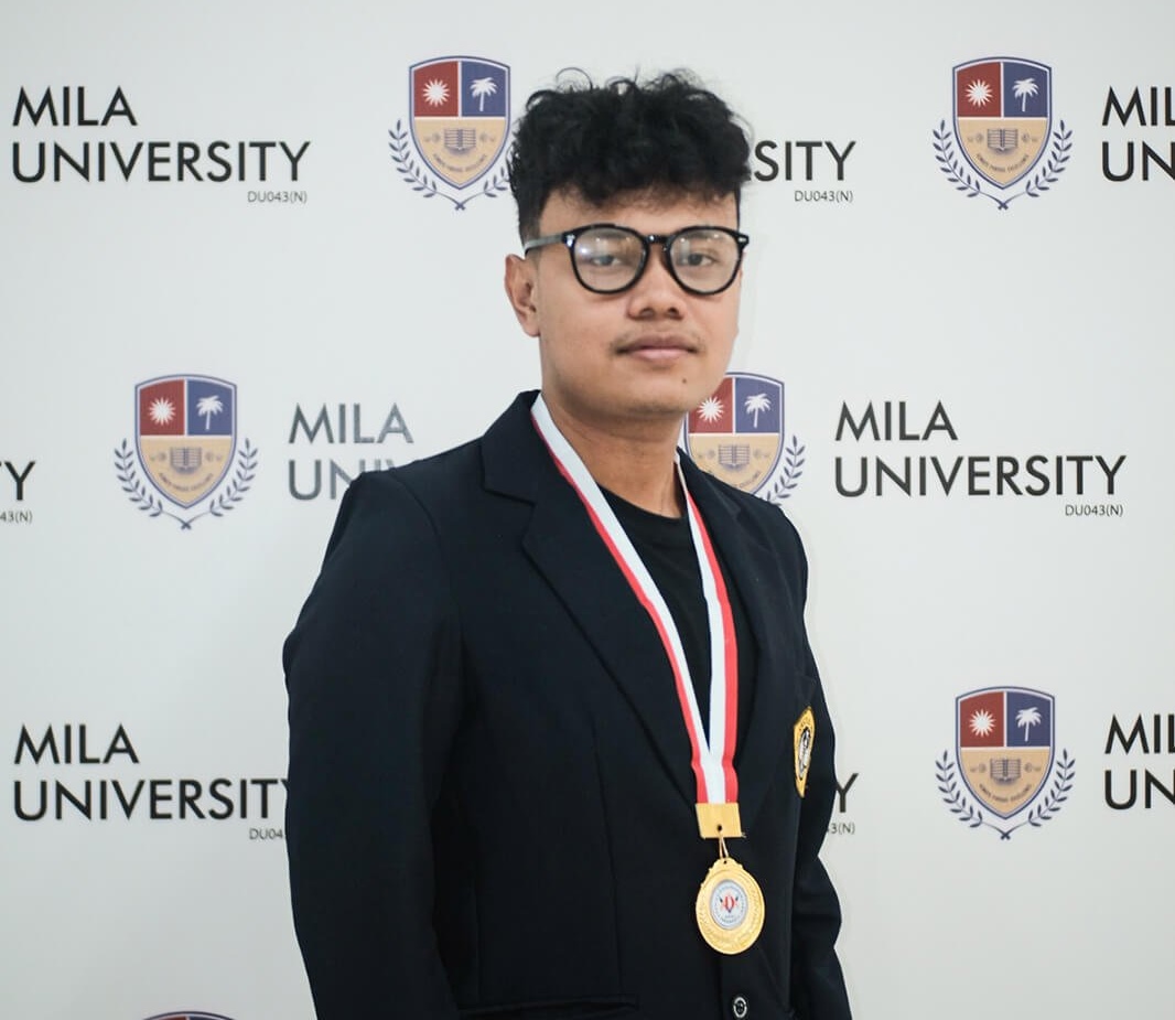 Baru Semester Dua, Mahasiswa UNMER Ini Sudah Juara Kompetisi di Malaysia! 