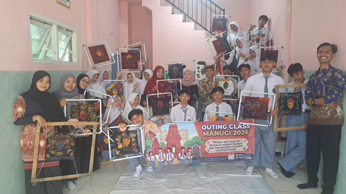 Siswa MANU Gondanglegi Belajar Ekonomi dan Budaya di Sentra Batik Sukun