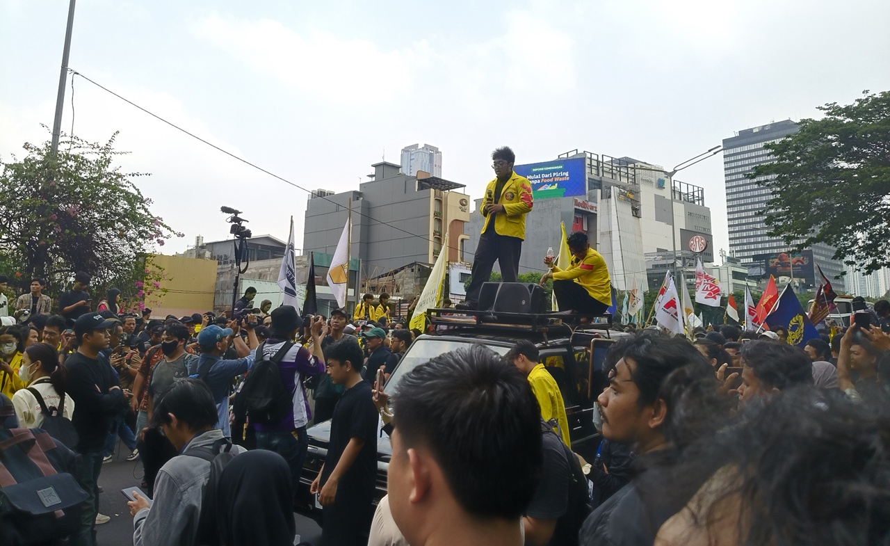 Aksi Mahasiswa di Sudirman Bergerak, Pemerintah Didesak Setop MBG dan KDMP