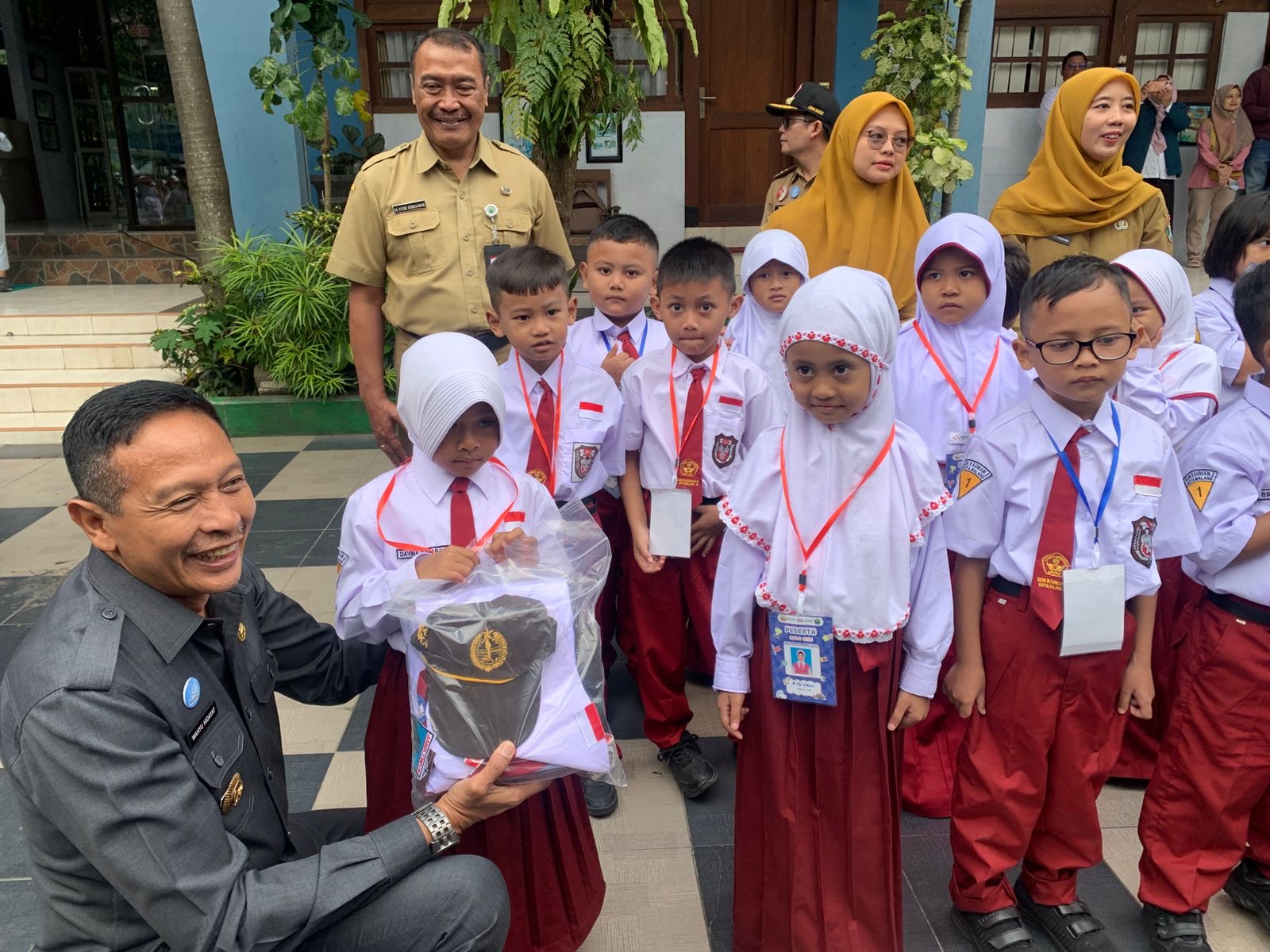 Kadisdikbud Kota Malang Jamin Seragam Gratis SD dan SMP Rampung 100 Persen Agustus Ini