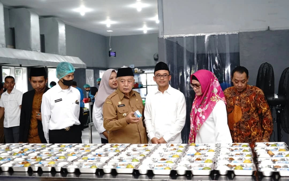 Bupati Malang Launching Pengiriman Perdana 3.000 Porsi Makanan Bergizi Gratis di Gondanglegi