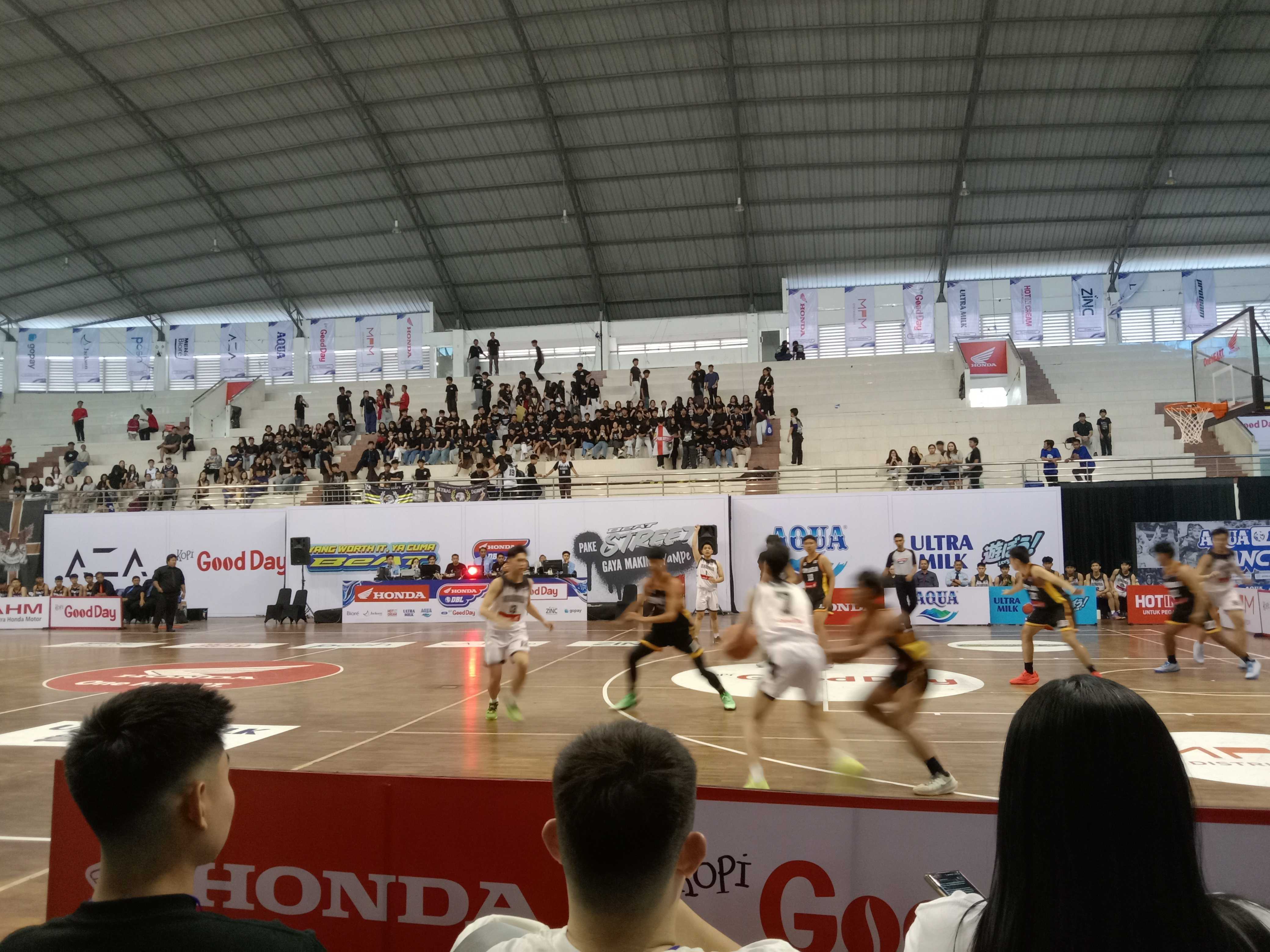 Dempo Menang Dramatis Lewat Overtime, SMAN 3 Blitar dan Smabul Berjaya di Hari Keenam DBL Malang