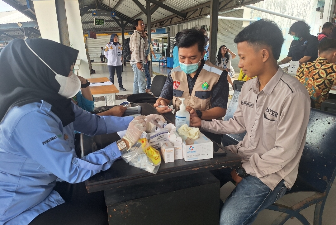 Terminal Arjosari Gelar Pemeriksaan Kesehatan Gratis untuk Sopir Bus Jelang Mudik Lebaran