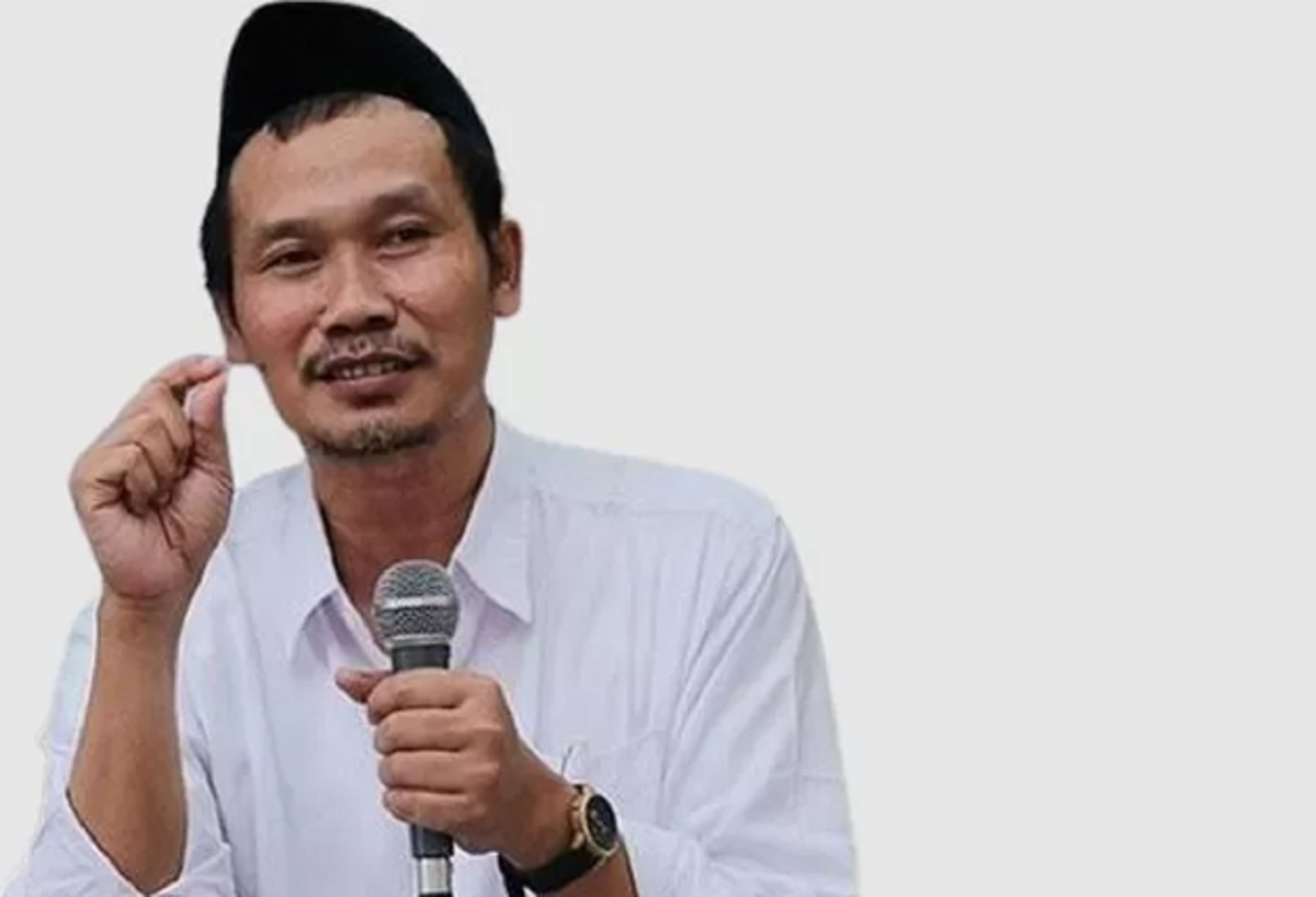 Gus Baha: Berhenti Mengejar Dunia, Biarkan Dunia Mengejarmu